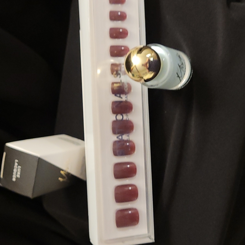 Static Nails Pop On Manicure and Bonus